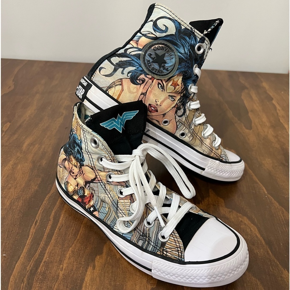 Converse Wonder Woman chick Taylor  high top shoes size 6 women 4 men DC comics